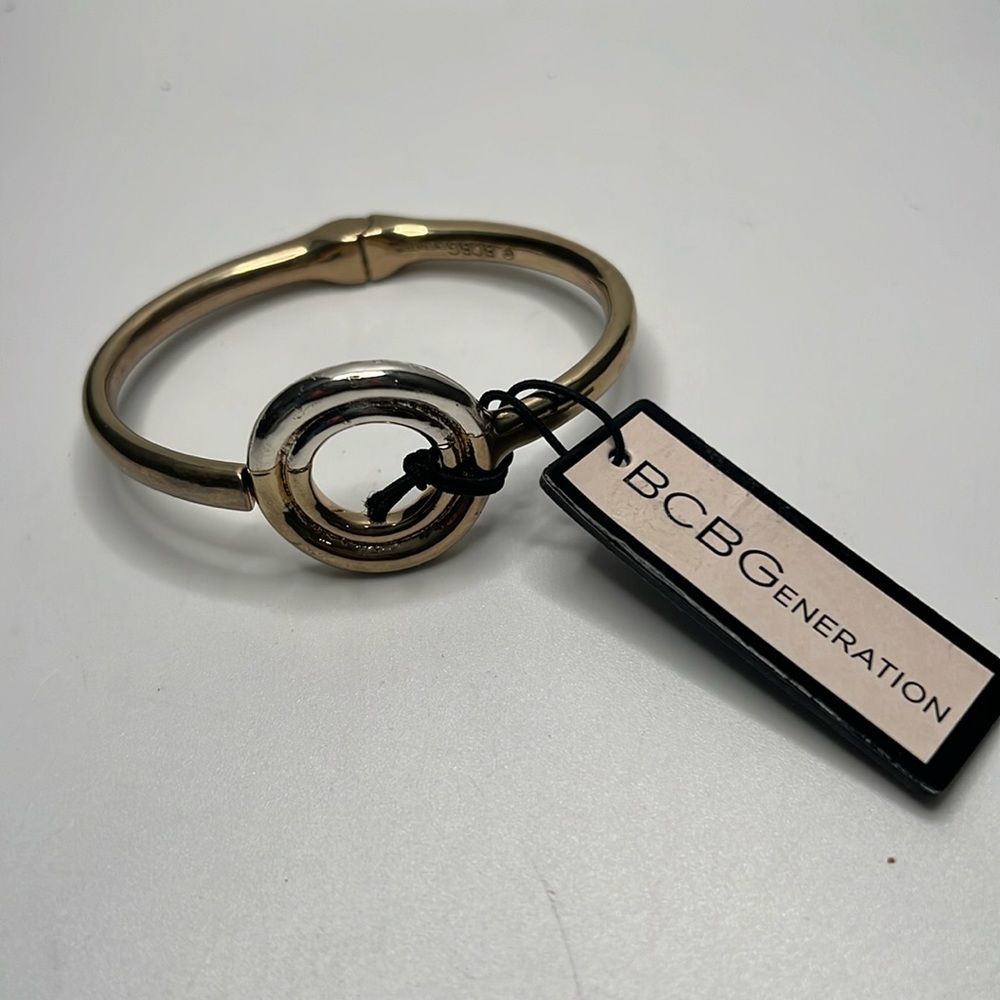 NWT BCBG generation 2 toned bracelet, hinged toget on and off easily